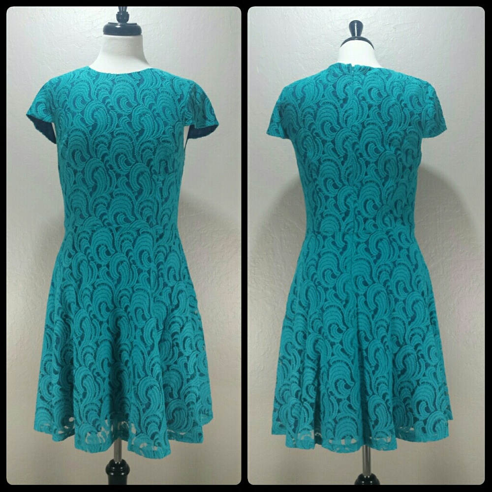 CYNTHIA STEFFE lace cap sleeve sheath dress D29